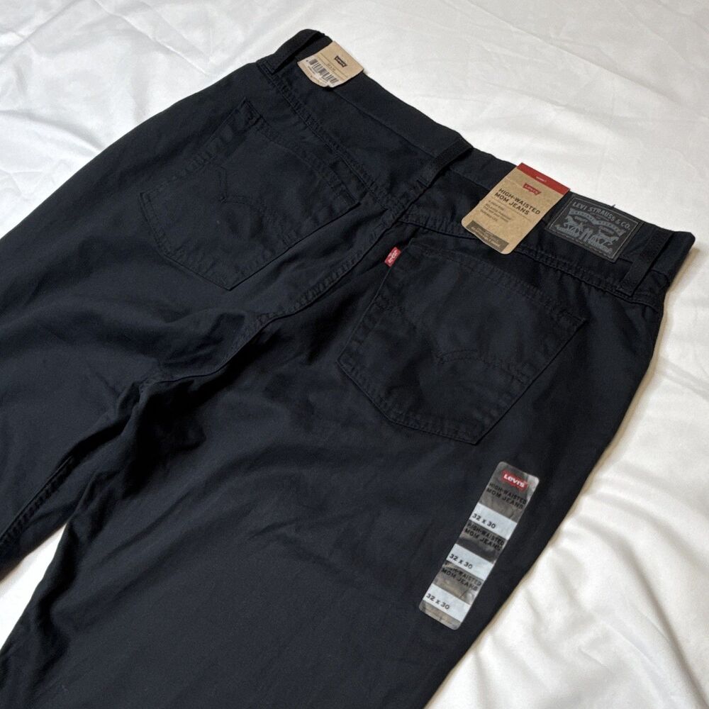 NWT Levi’s Women’s Black High Waisted Mom Jeans 32x30 sz 14